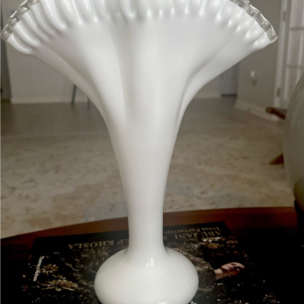 Vintage "Large" Fenton Silvercrest Petticoat Fan Vase 13" tall - Picture 12 of 13